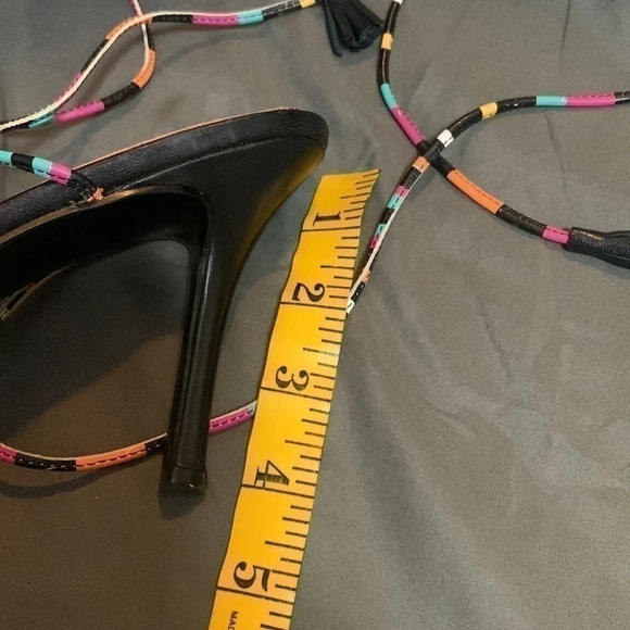 "Size 9 Colin Stuart Lace-Up Leather Strap Sandals: Black Multi-Color - Trendy - Picture 9 of 12